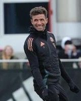 没受传言影响，图片报：穆勒今早心情很好 在训练中模仿马的叫声