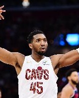 小小里程碑！米切尔生涯三分1608平理查德森 排名历史第40&amp;现役20