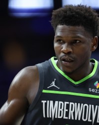 开云体育-爱德华兹右膝伤病继续缺席今日比赛！康利/兰德尔/道苏姆也将缺席